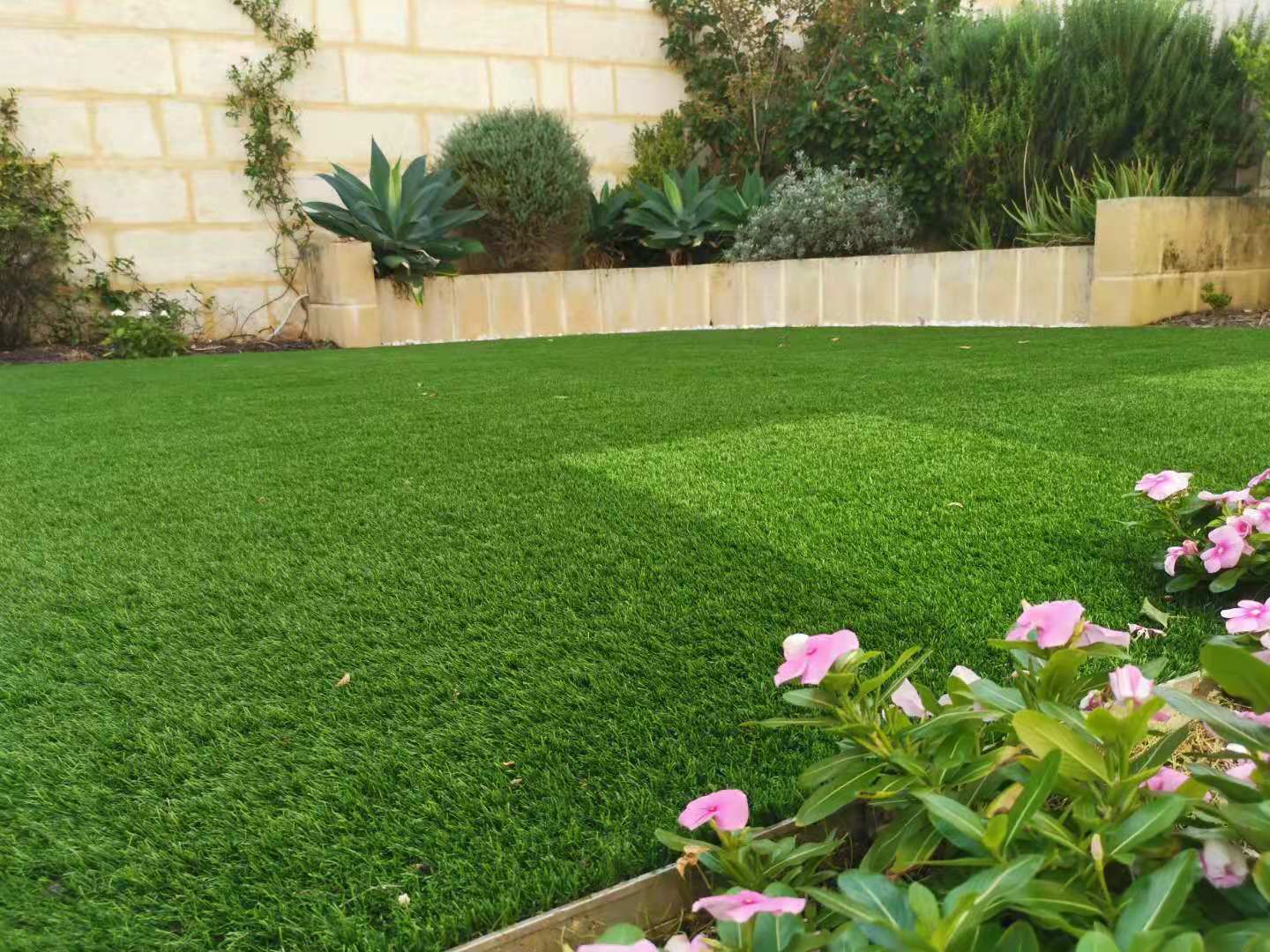High Quality Natural Green Landscape Artificial Grass for Garden