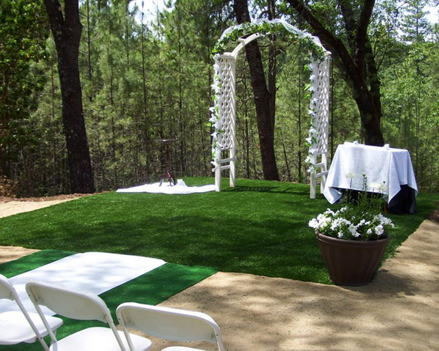 China Wholesale 7mm Wedding Artificial Grass For Party Decoration
