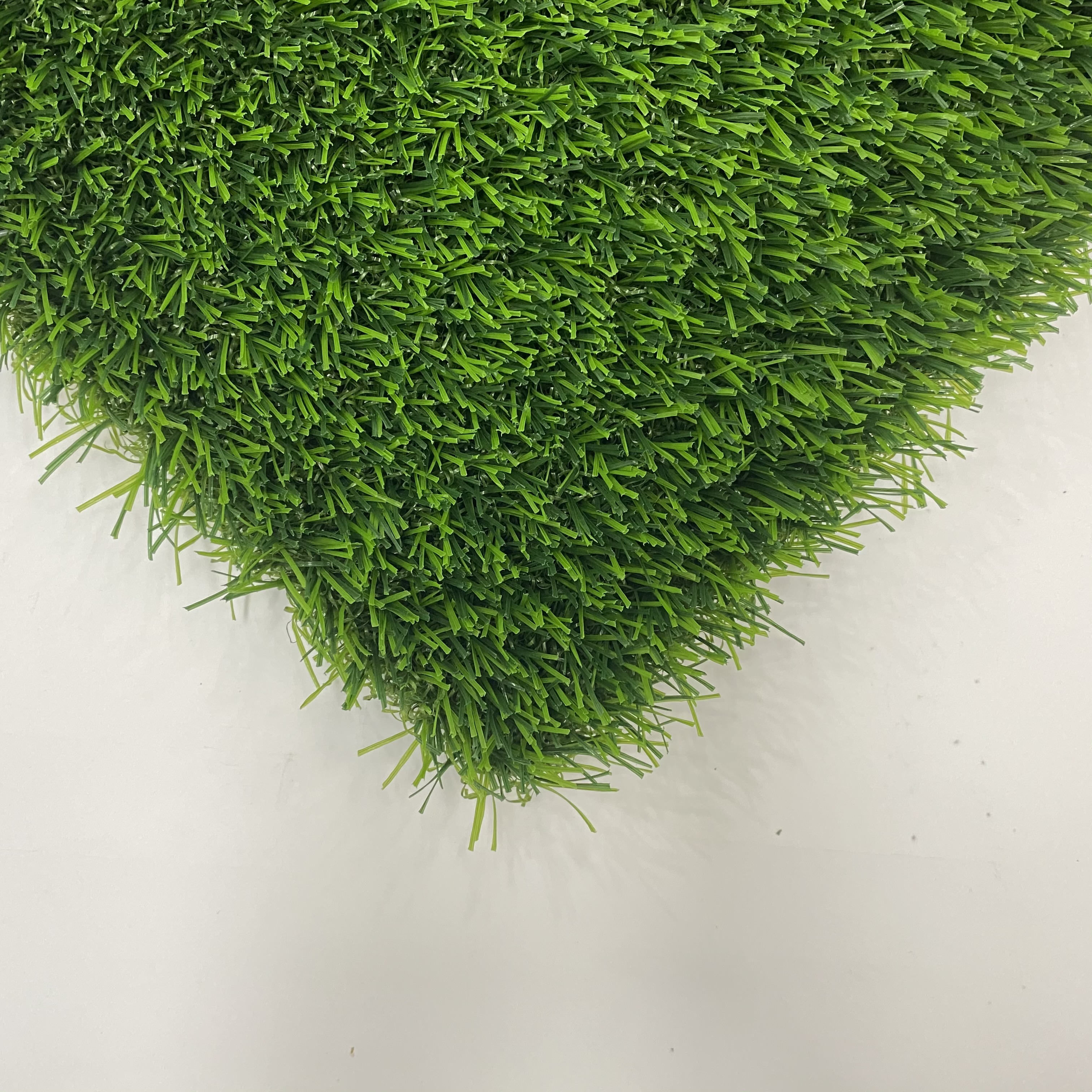 Lush Green Artificial Grass For Yard Design