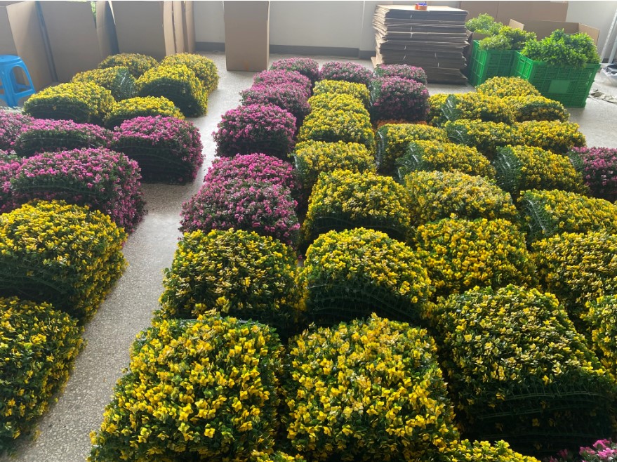 How to make a color selection for Artificial Vertical Garden