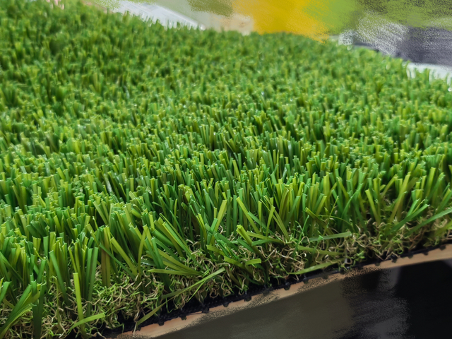 OEM Plastic Fabrillated Grass Landscape Grass for Balcony