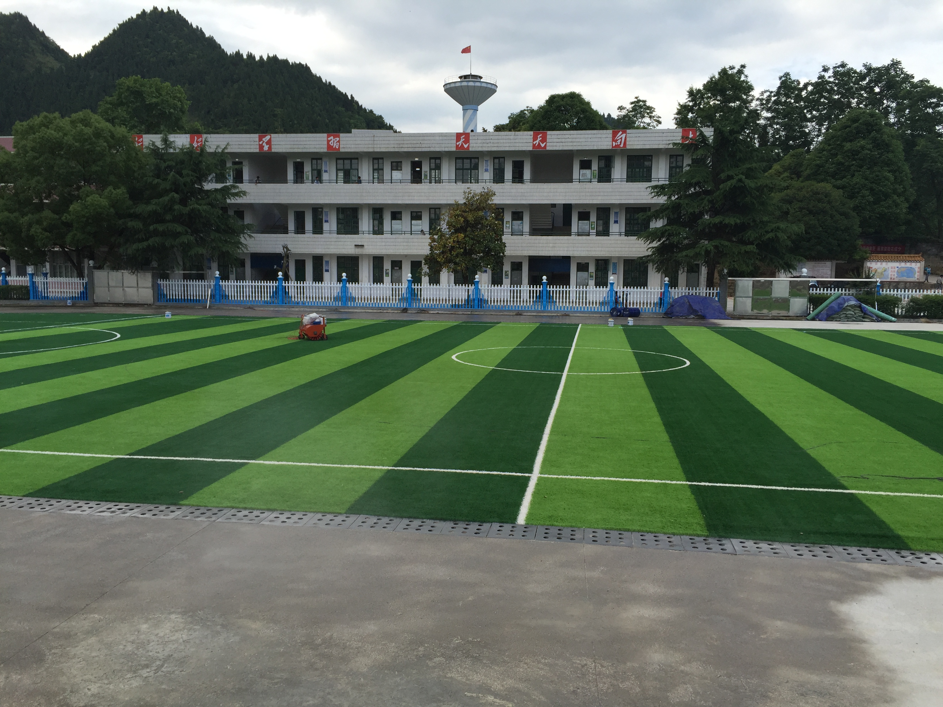 Wear Resistance Infilling High Level Artificial Grass For Football Stadium