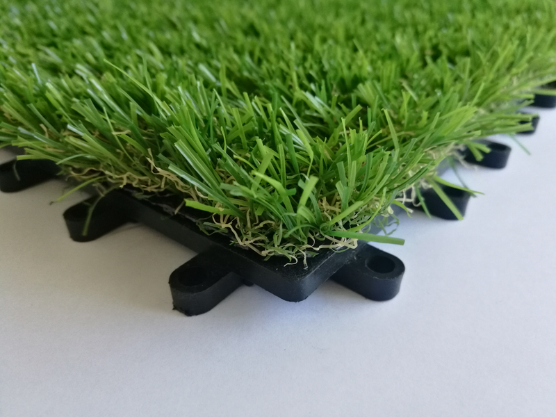 U-shape Blade Plastic with Rocks Landscape Grass for Home Décor