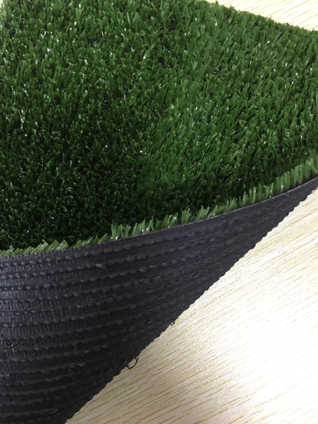 China manufacturer 7mm Fibrilated Yarn Competitive Pric Synthetic Grass for Multipurpose Grass