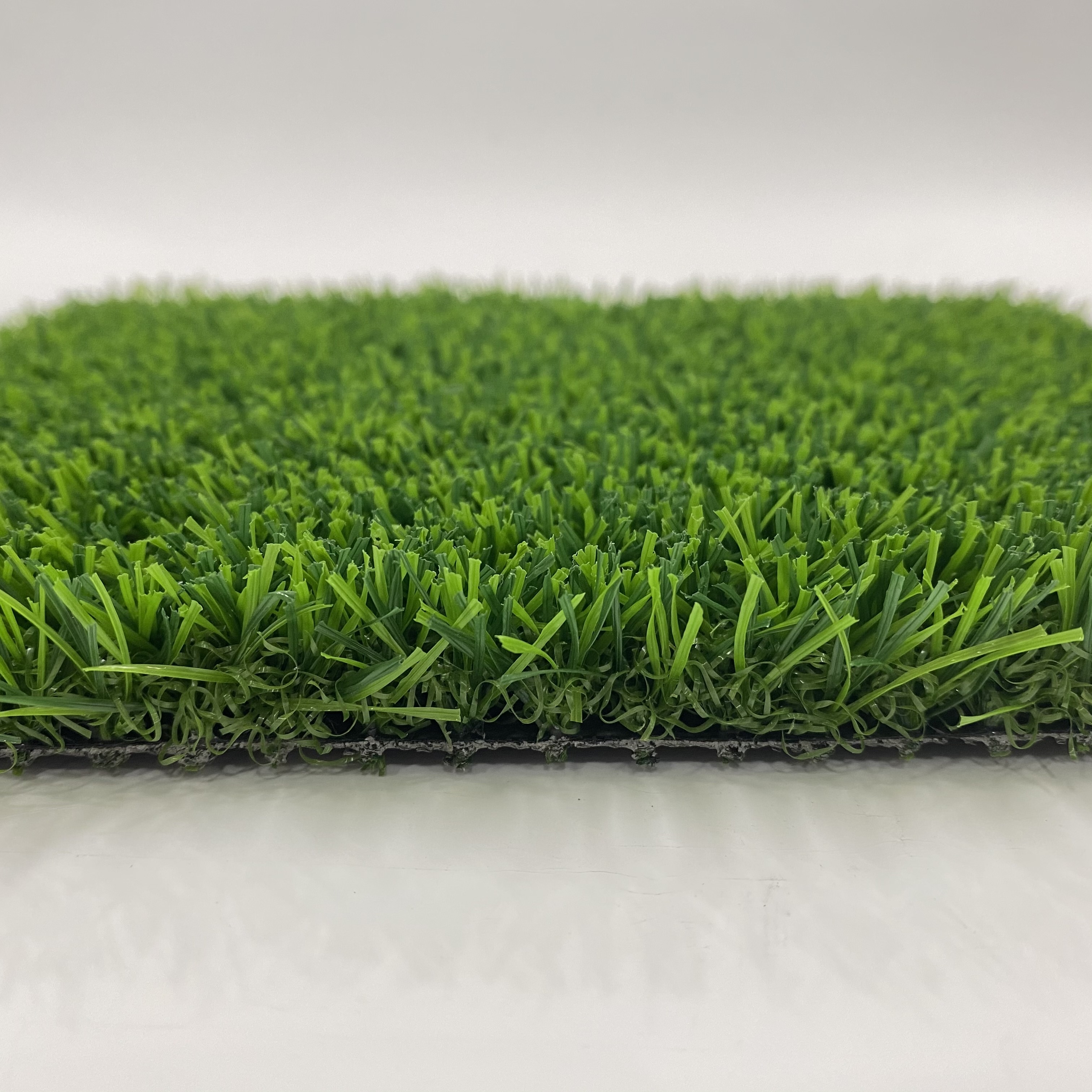 Lush Green Artificial Grass For Yard Design