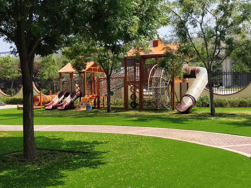 OEM Plastic Fabrillated Grass Landscape Grass for Balcony