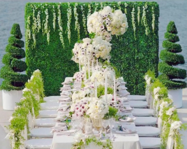 Why not use Artificial Vertical Garden in a cafe?